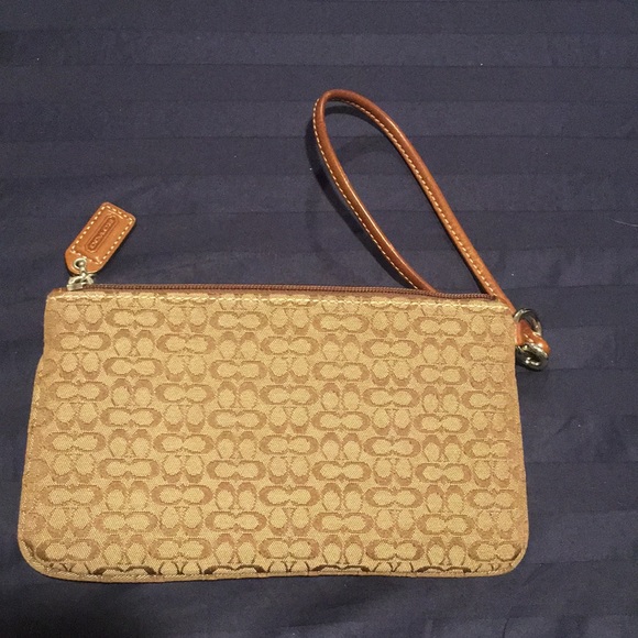 Coach - Picture 4 of 6